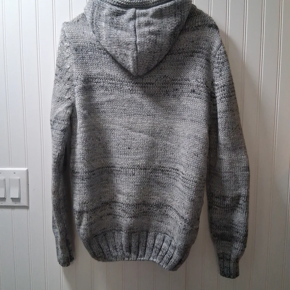 Men's Gray Cable Knit Sweater with Button Detail - Picture 10 of 16